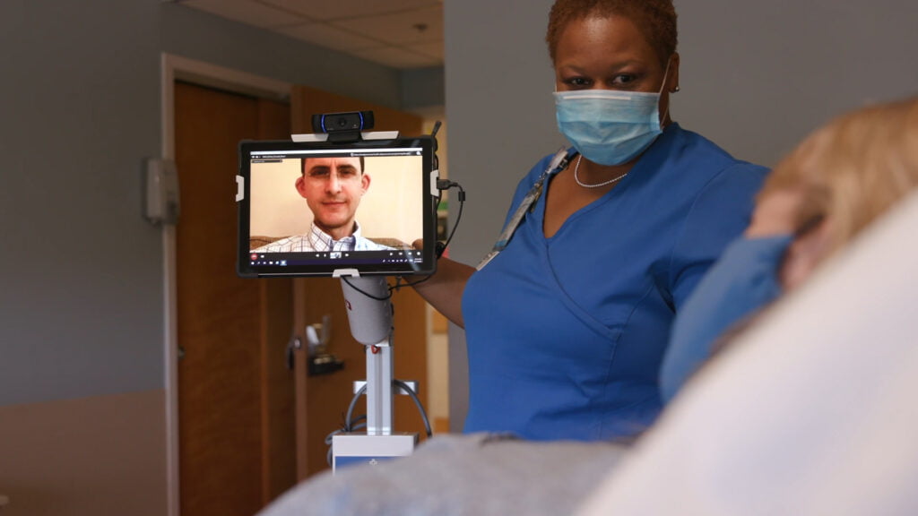 Covid-19 tallahassee memorial healthcare taking care of patients